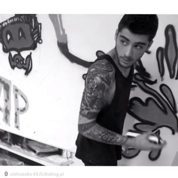 Nigdy nie myślę, że jest za późno na zmianę rzeczy na lepsze. ~ Zayn Malik.