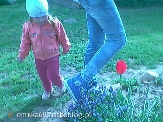 Gdy­byś kiedy we śnie poczuła, że oczy mo­je już nie pat­rzą na ciebie z miłością, wiedz, żem żyć przestał. 