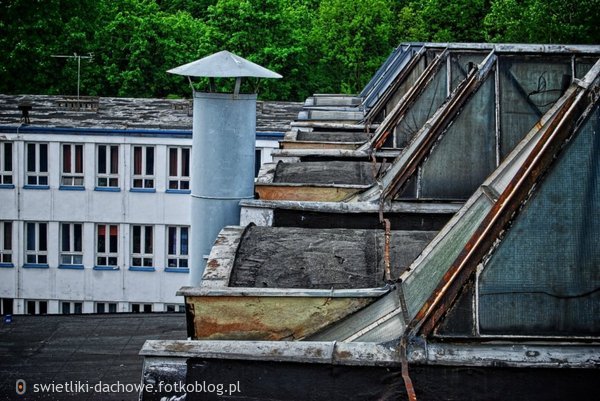 Stare świetliki dachowe, pasma świetlne