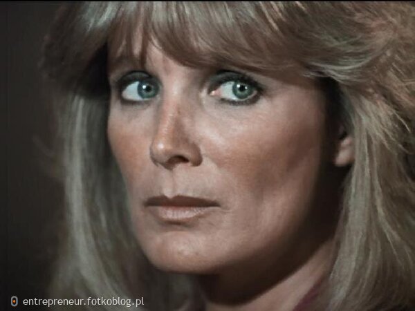 Linda Evans as Krystle 17