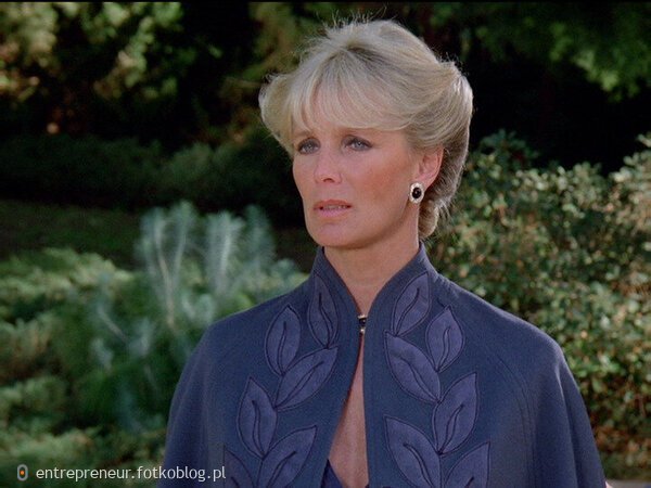 Linda Evans as Krystle 30