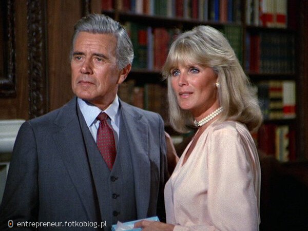 Linda Evans as Krystle 33