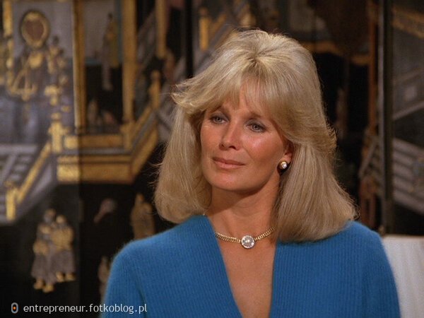 Linda Evans as Krystle 40