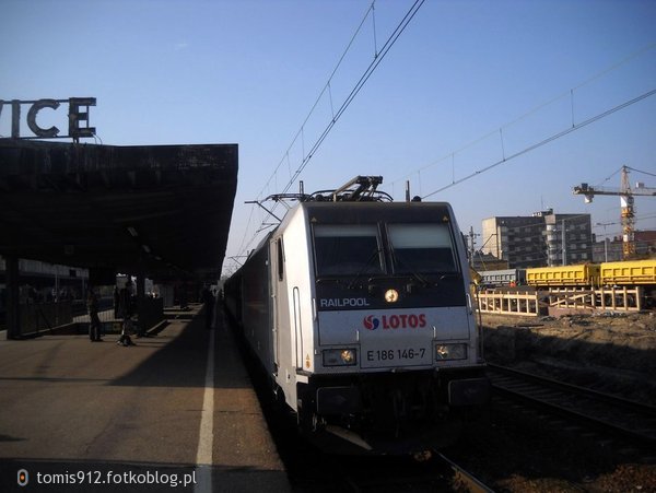 Traxx Kolei śląskich z 3 wagonami do częstochowy 