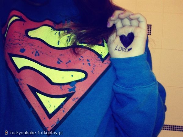 ` I 'am a supergirl x . 