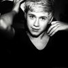   :: Hej ;)
Mam kolejnego newsa ;p

NIALL HORAN SZUKA DZIEWCZYNY NA TWITTERZE...
Ten 18-latek chce sie za 